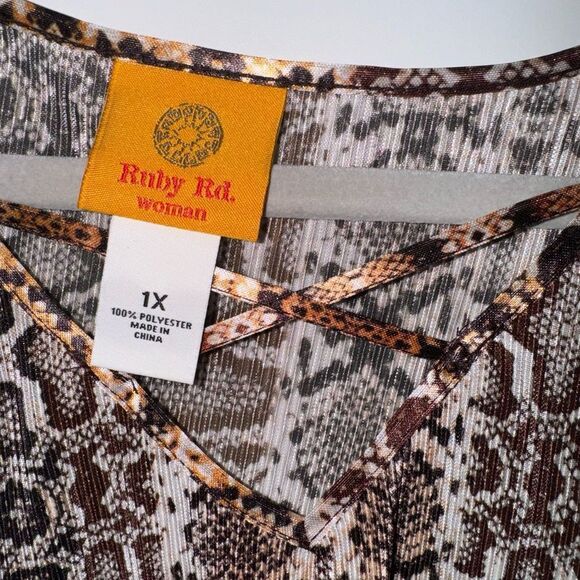 RUBY RED WOMENS BLOUSE - Picture 3 of 5